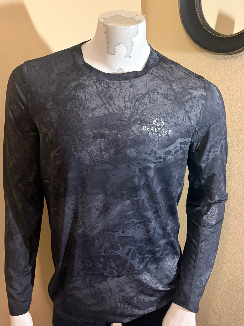 Realtree Long Sleeve Performance & Sun Protection Tee - Black Marble Print
